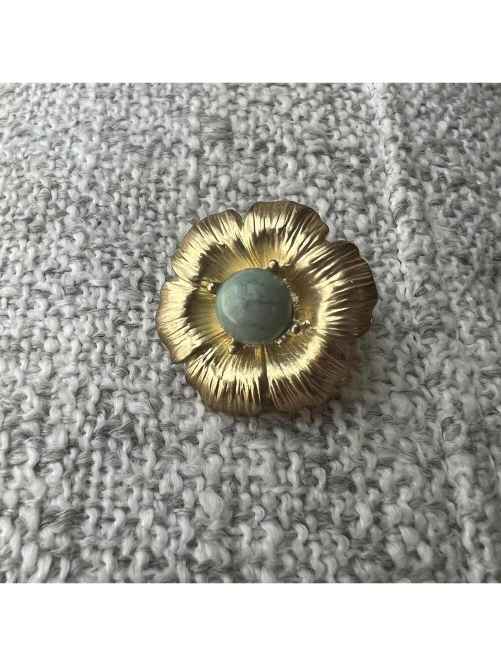 Vintage Gold & Green Cabochon Stone Flower